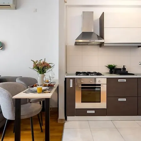 Vivando - Bright 1br - View Balcony - Parking Appartement *
