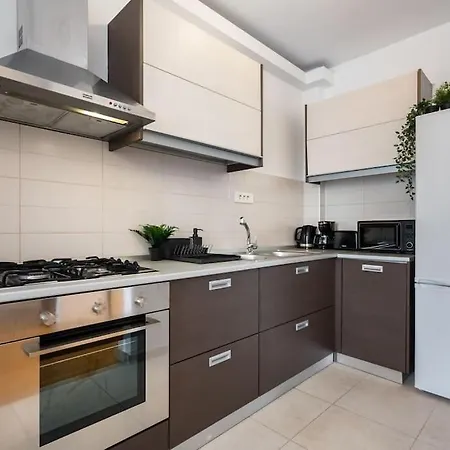 Apartment Vivando - Bright 1br - View Balcony - Parking