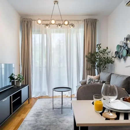 Vivando - Bright 1br - View Balcony - Parking *