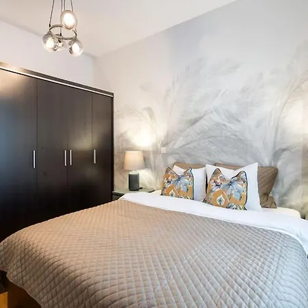 Vivando - Bright 1br - View Balcony - Parking Apartment *